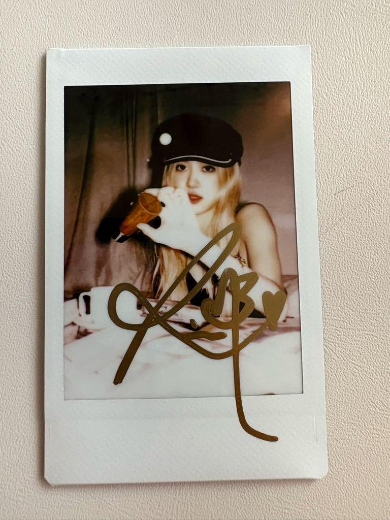 [USED] Blackpink Rosé Autograph Session, Polaroid Photo, Trading Card, World Tour