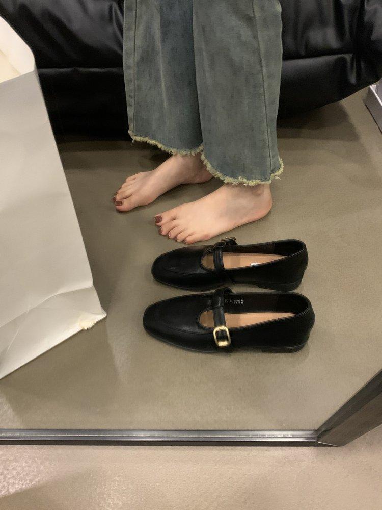 

Retro flat bottom square head black loafers women s shoes 2025 spring and autumn new Korean version small leather shoes versatile single shoes 35