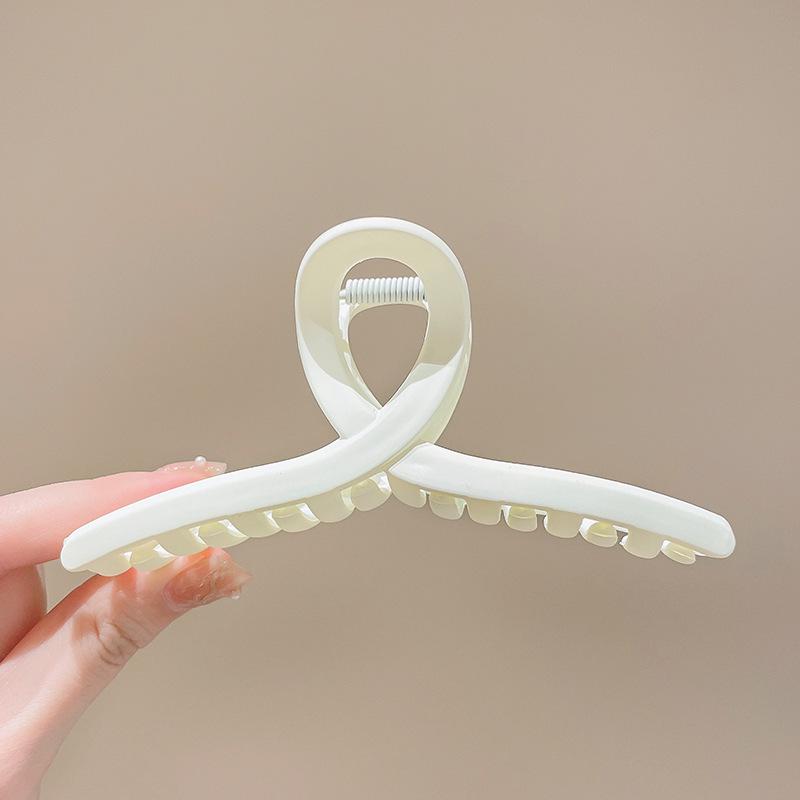 Elegant Large Hair Claw Clip for Thick Hair - High-End Korean Updo Shark Clip