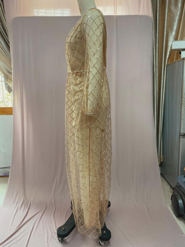 2025 Europeisk og Amerikansk Dame Vinter Gullstemplet V-hals Ryggløs Hul Kjole