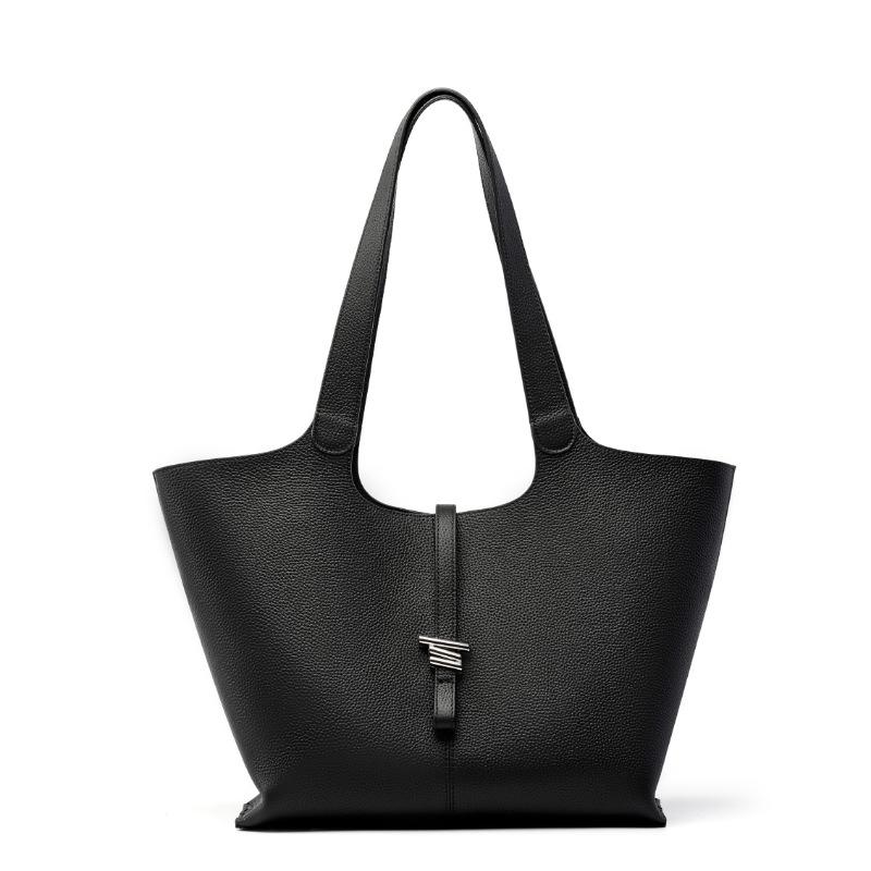 

2026 Early New Head Layer Leather Wind Chime Tote Bag For Women Large Capacity Commuter Handheld Single Shoulder Genuine Leather Women s Bag 42x16x26cm чорний