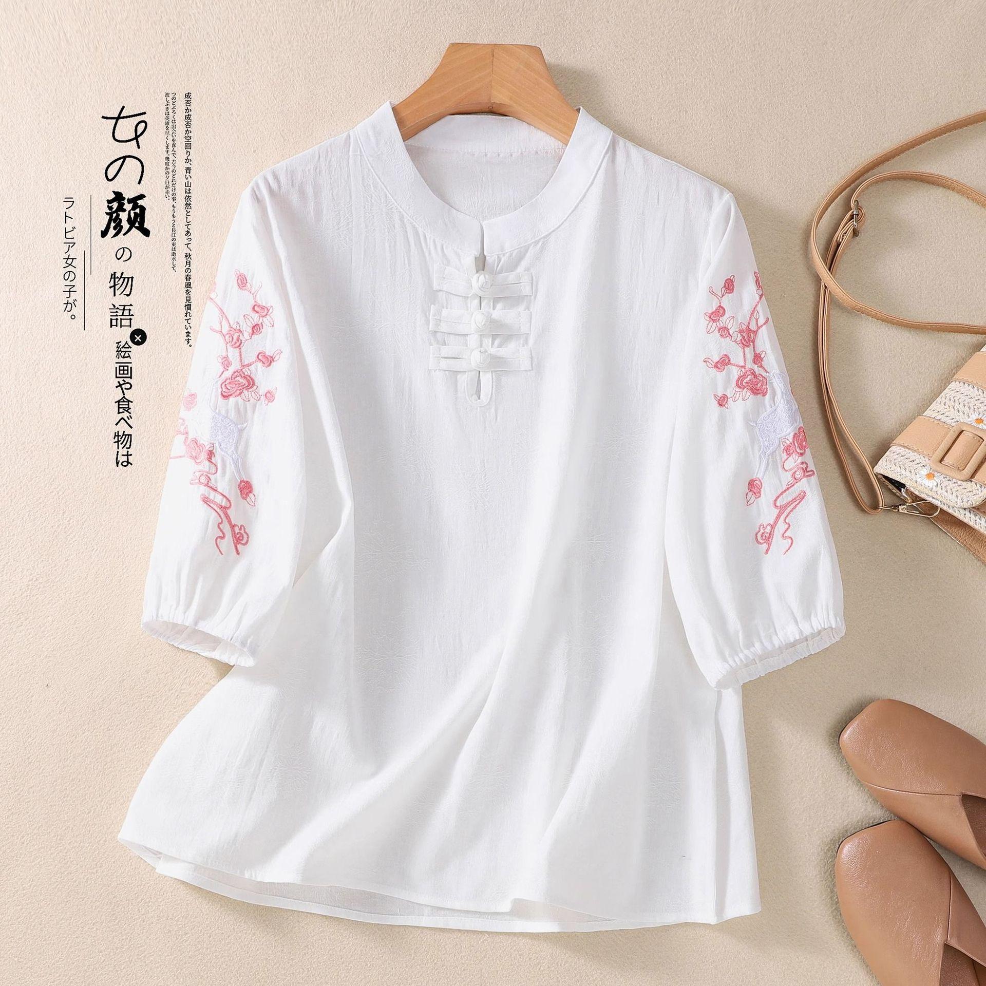 

Summer new versatile literary and retro half-sleeved cotton and linen top design button new embroidered T-shirt women M білий