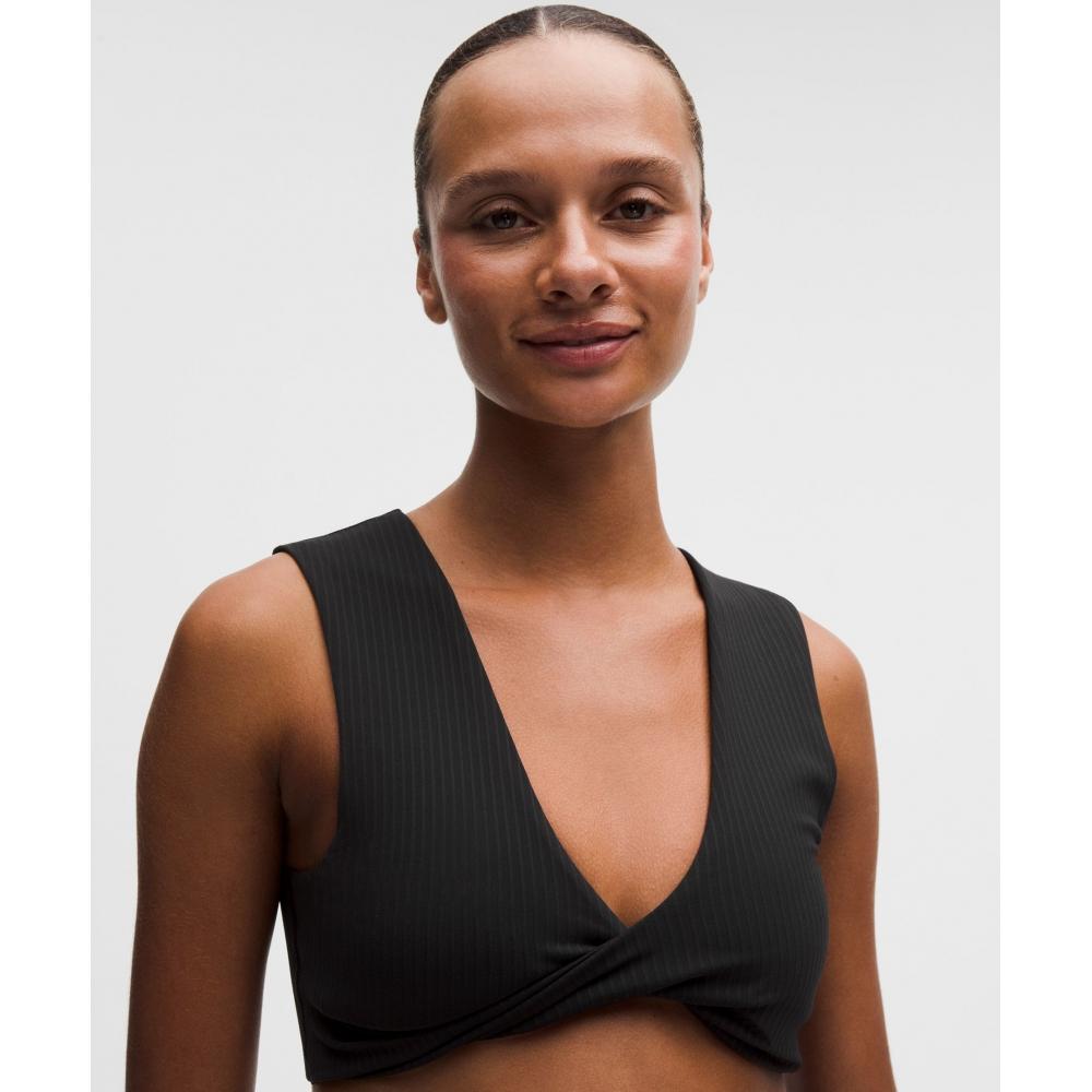 Lululemon RiBBed Nulu Twist Front V NeCk Bra  Light Support  B C Cup BlaCk
