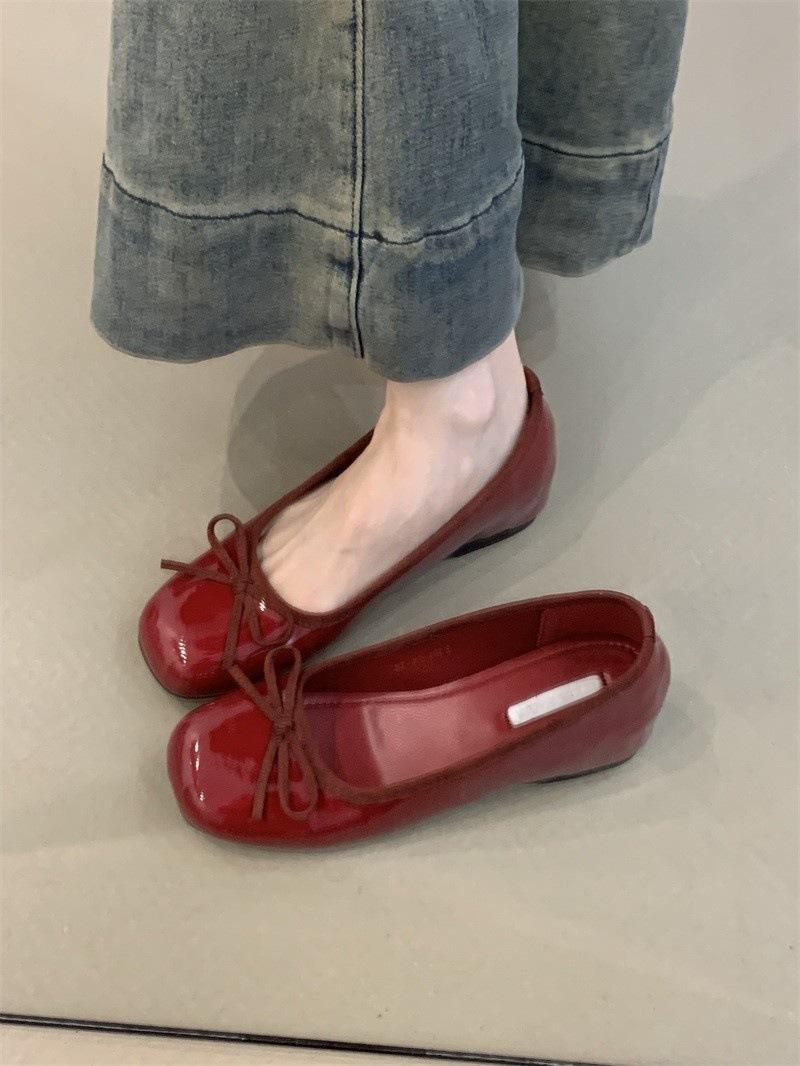 

С юбкой фея стиль балетки 2025 новый французский темперамент нежный бант мелкий вырез внутренняя высота увеличение вечерняя обувь 40 красный