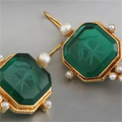 Vintage Inlaid with Green Stones Imitation Pearl Earrings Gold Color Metal Carving Pattern Dangle Earrings for Women Jewelry