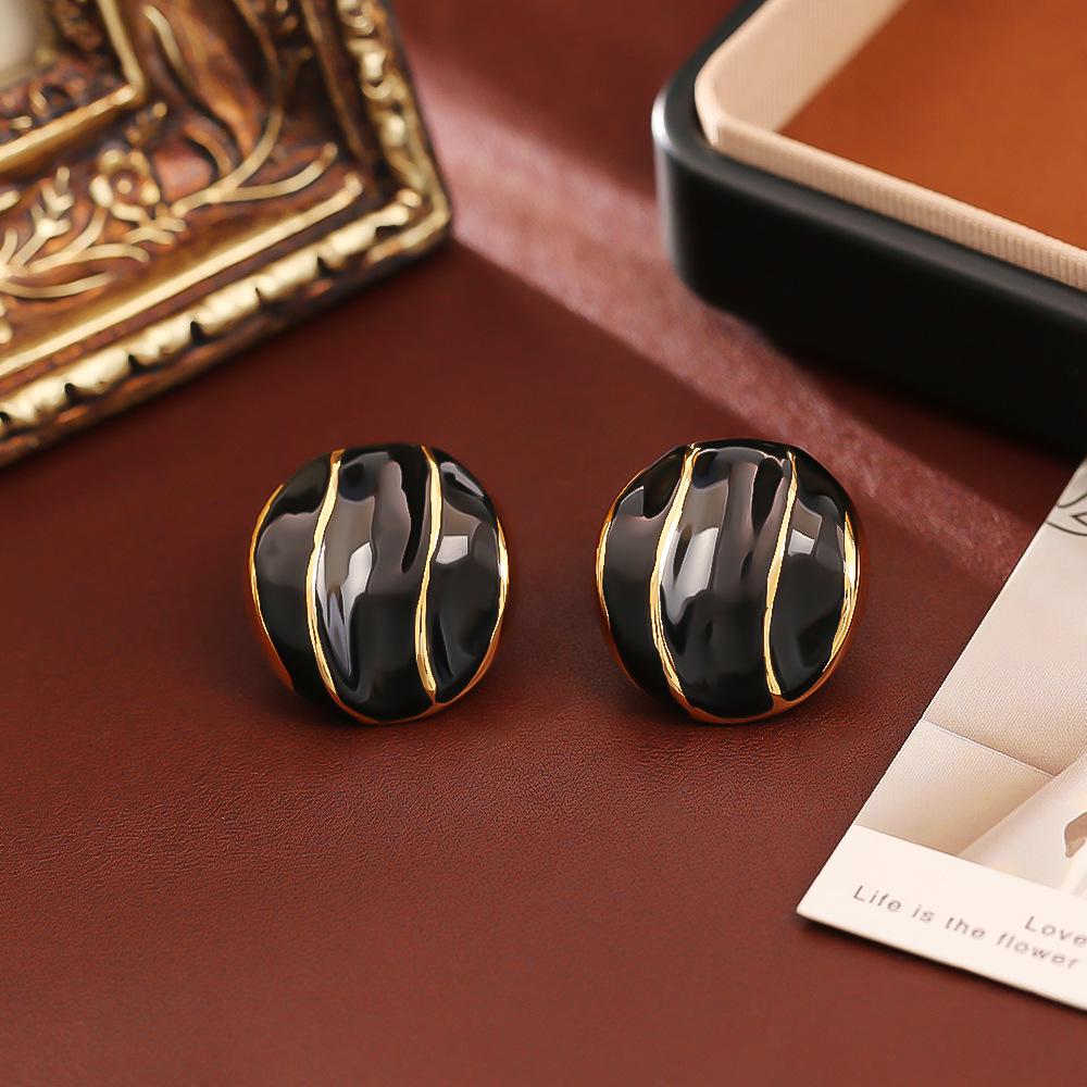 Elegant Enamel Drip Oil Stud Earrings: S925 Silver Needle, Gold-Plated Copper, Autumn/Winter Color Block Design for Women