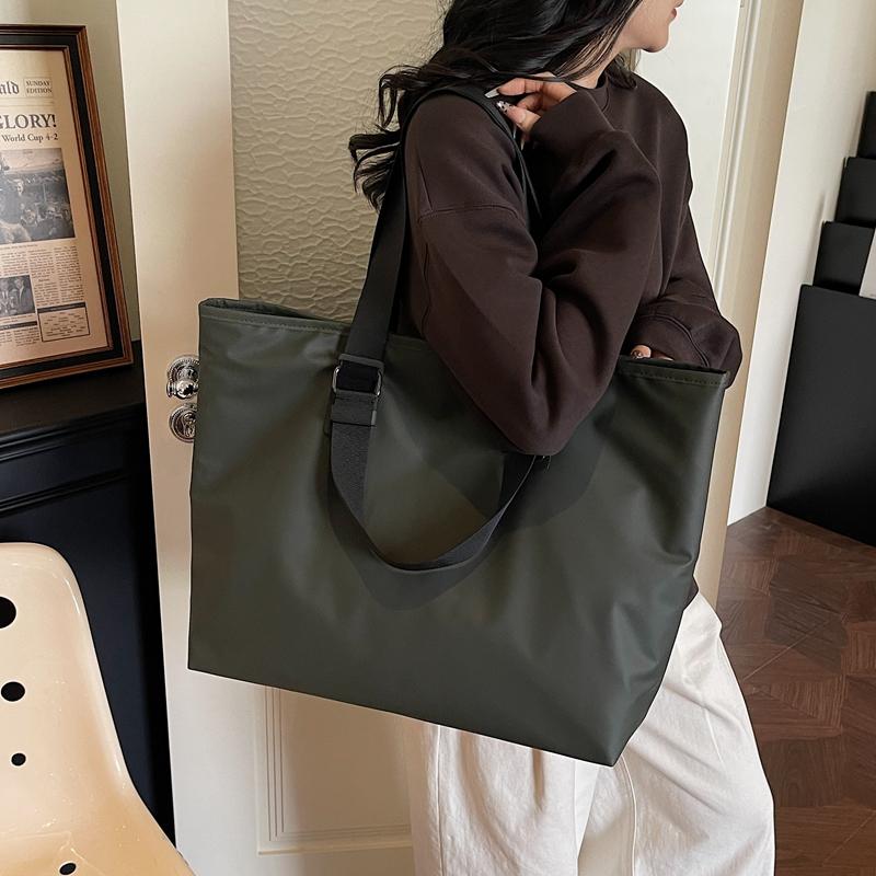 Minimalist Nylon Tote Bag for Women – Large Capacity Shoulder Bag with Adjustable Strap, Perfect for Work & Everyday Use