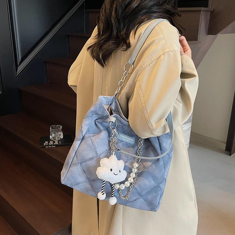 Large-capacity bag women's new autumn and winter versatile shoulder bag, high-end commuter tote bag