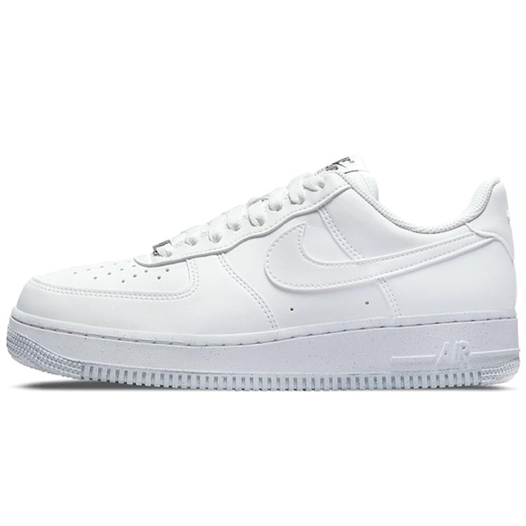 

Новые женские кроссовки Nike Air Force 1 Low Next Nature белые/металлик-серый DC9486-101 38