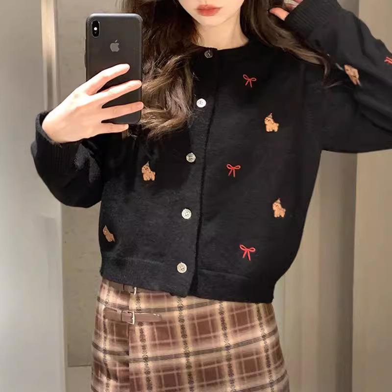 Sweet and gentle wind cartoon embroidered sweater women's autumn and winter design sense versatile short fashion knitted cardigan women