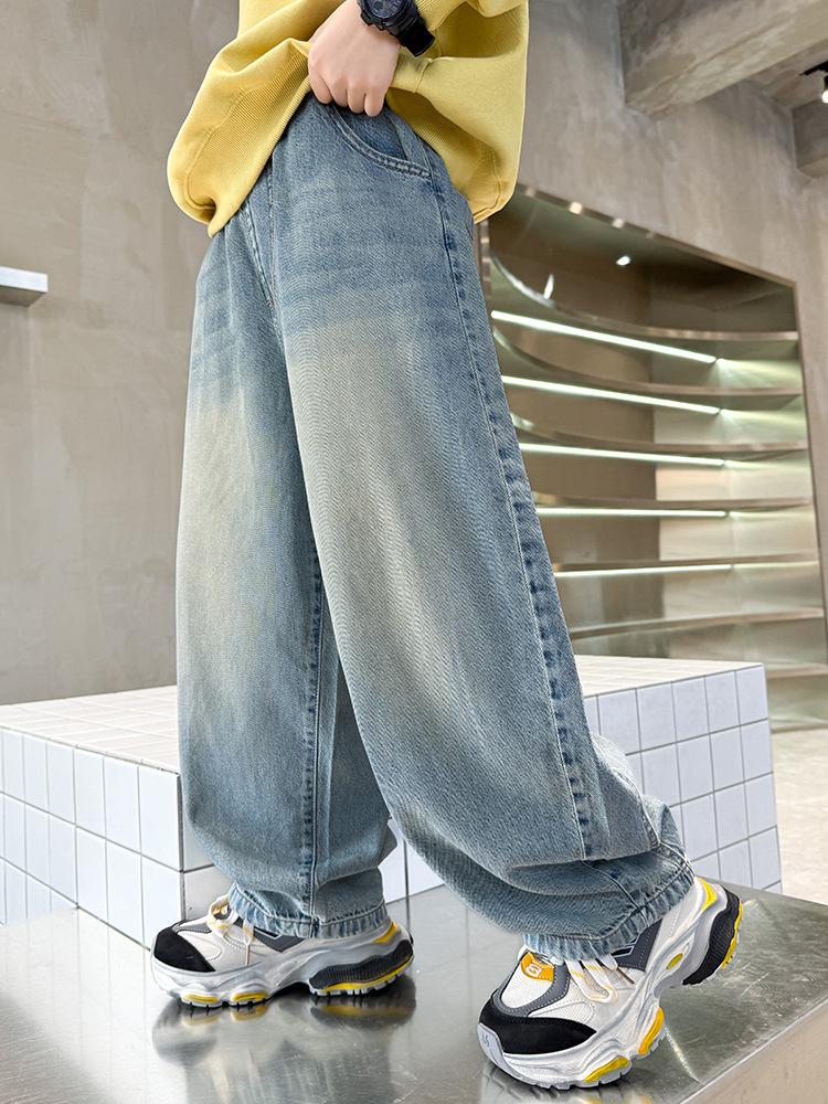 Jeans dritti azzurri da ragazzo - Collezione Primavera & Autunno 2025