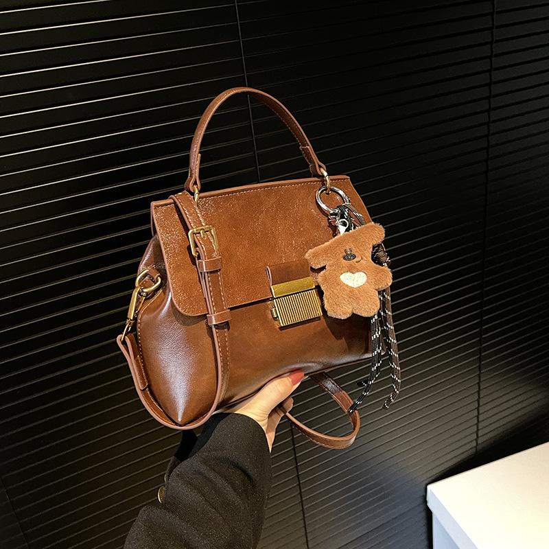 High-end fashion handbag women's new niche versatile shoulder messenger bag commuter bag