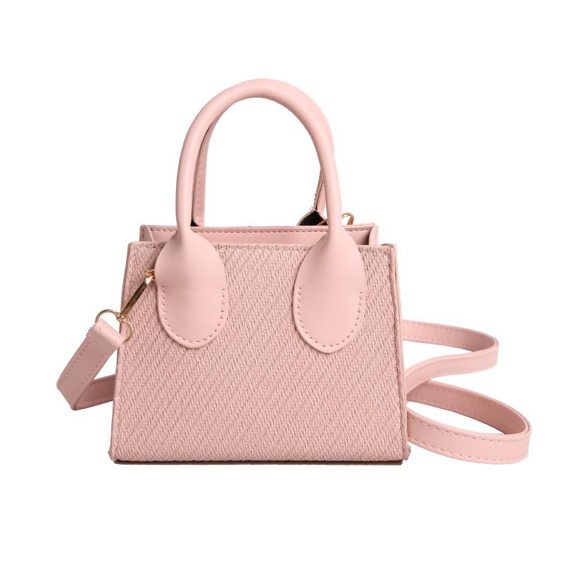 Nuova borsa a tracolla da donna per la primavera e l'estate 2025, piccola borsa quadrata messenger, moda quest'anno popolare, borsa a mano semplice