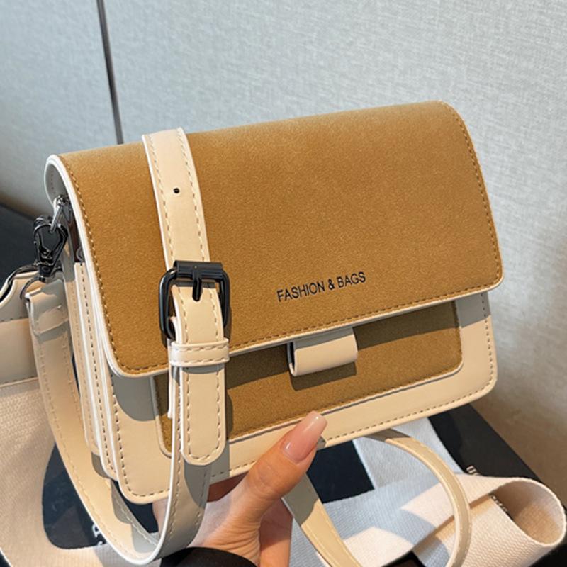The Small Square Bag Is Fashionable and Stylish. It's A Single-shoulder Bag A Crossbody Bag for Women and A Trendy Commuting Bag
