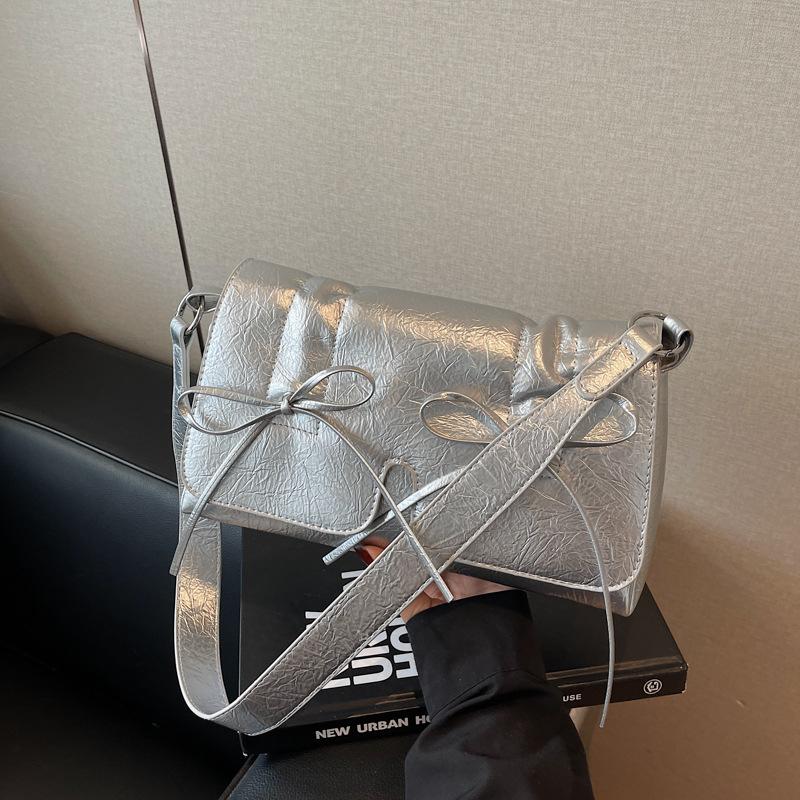 

Популярная сумка для поездок на работу, женская летняя новинка, сумка на плечо с бантом, сумка-мессенджер в ленивом стиле серебряный