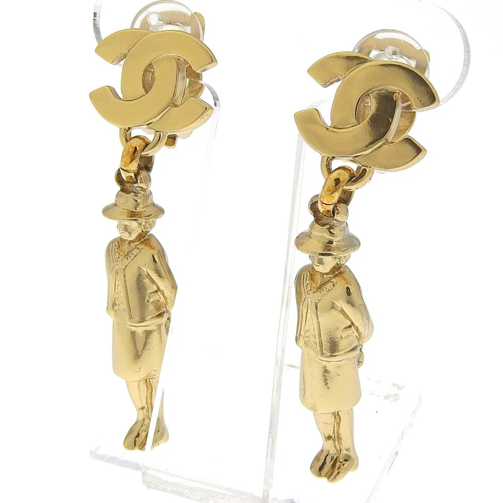 CHANEL Earring Mademoiselle COCO Mark doll motif Plated Gold 17.2g Women Used