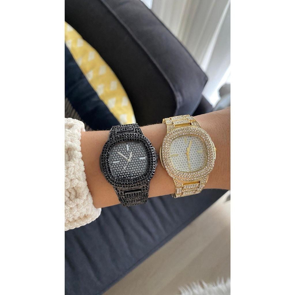 Stoned Silver Color With Metal Strap (watch Only) Women's Wristwatch