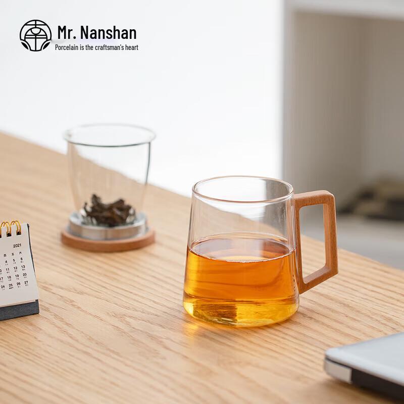 Mr. Nanshan Tea Infuser Glass Cup with Beechwood Lid