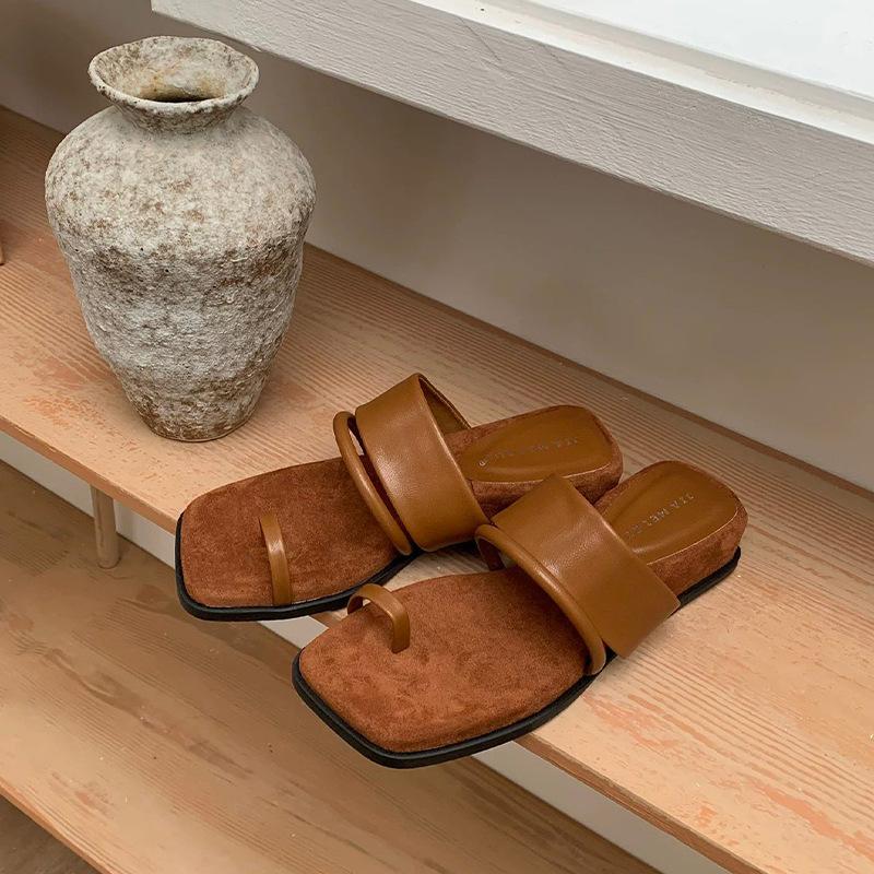Set of toe casual slope heel cool slippers for summer new retro Korean version square head word beach women flat shoes
