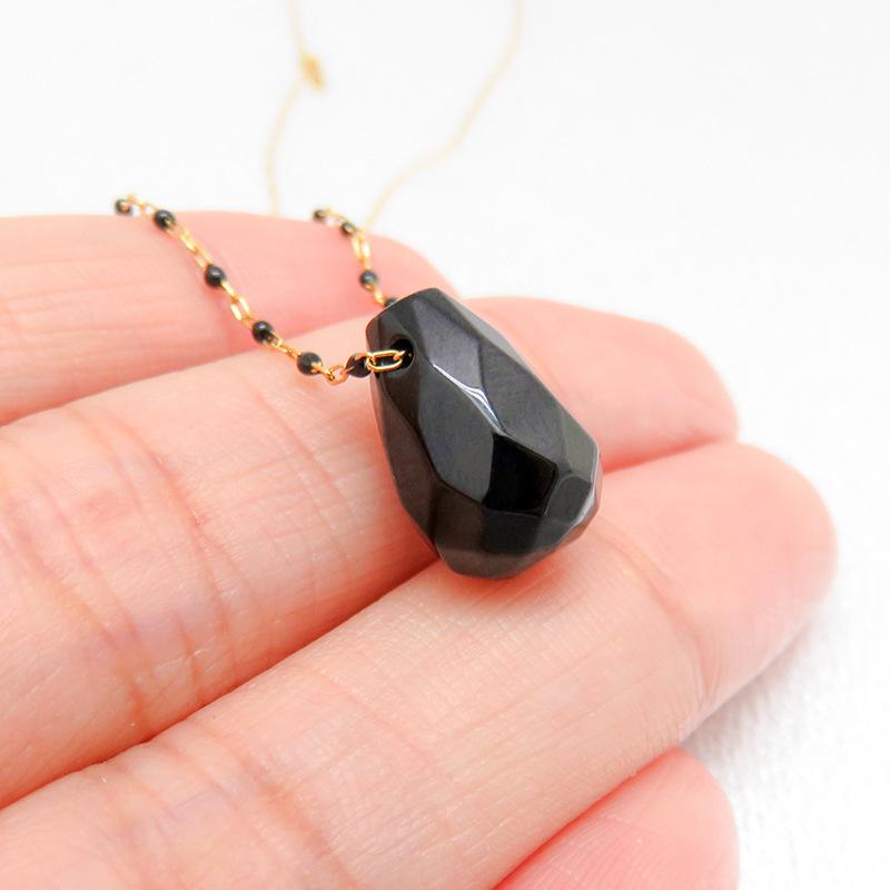 Schwarzer Achat Naturstein Anhänger Vielseitige Halskette für Damen Schlüsselbeinkette High-End Design Nischen Temperament Halskette Accessoires