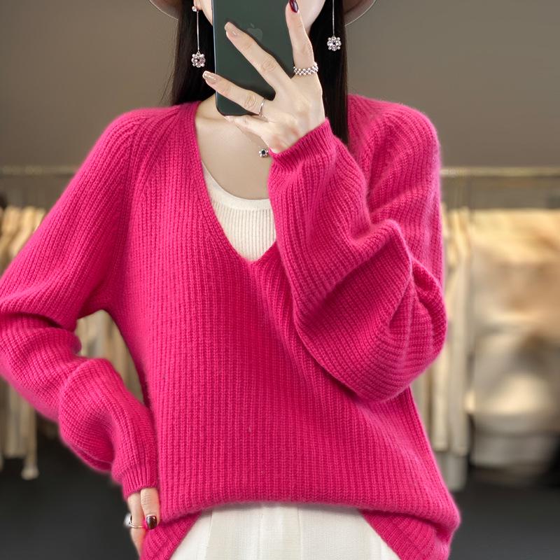 V-Neck Women's Long-Sleeve Pure Wool Sweater – Cozy Autumn/Winter Knitwear