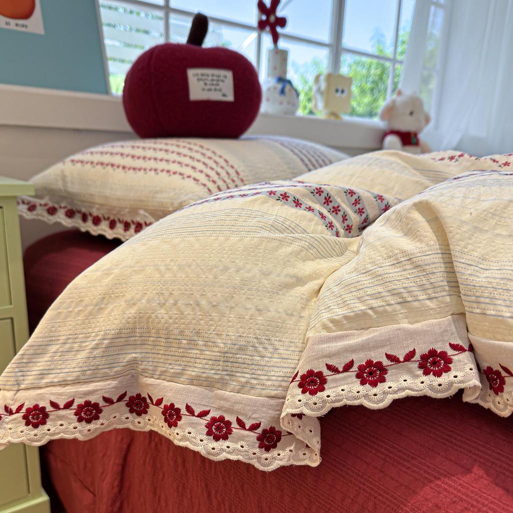 New Floral Jacquard Lace Cotton Duvet Cover Set - Four Pieces with Textured Embroidery