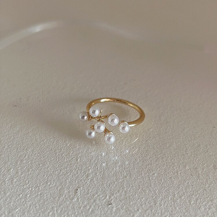Butterfly Ring Female Niche Design High Sense Unique Ring Pearl Bow Hepburn Style Vintage Index Finger