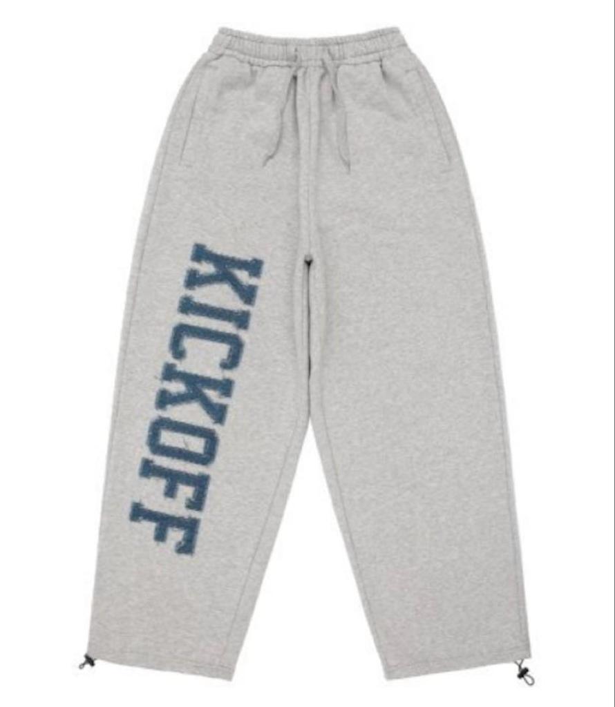 [USED] Sweatshirt Worn by Stray Kids' Hyunjin, Available Today Only