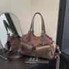 Exquisite Women's Fashion Versatile Shoulder Crossbody Bag - High-End Casual Commuter for Autumn/Winter 2025