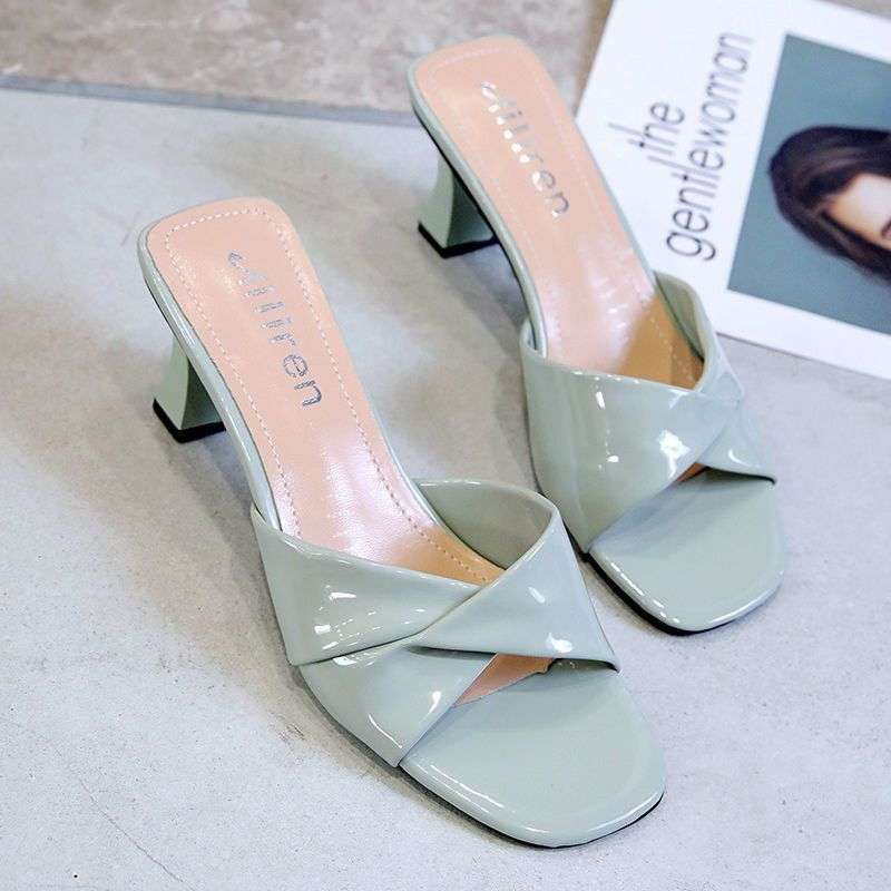 High-heeled Sandals Women's Summer 2025 New Mid-heel Explosion Fashion Square Root Thick-heeled Slippers Outer Wear One-word Drag