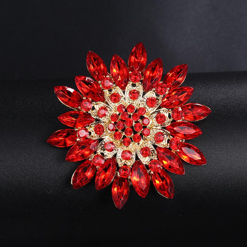 

Women Crystal Baroque Brooches Pins Exquisite Retro Flower Badges Corsage Party Clothing Accessories Pins красный