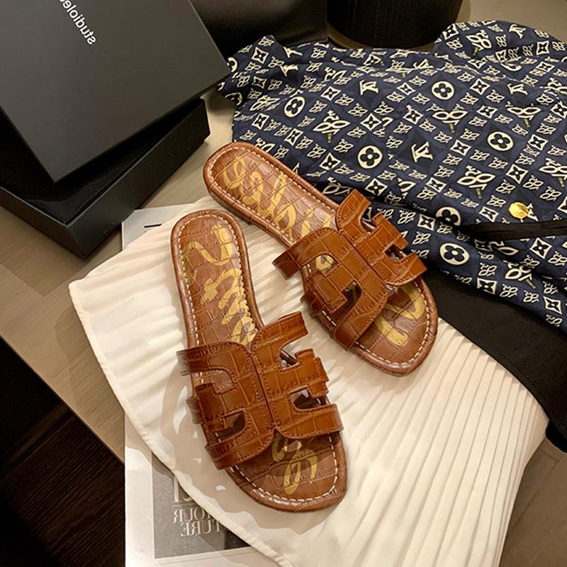 

Leather version~ Slippers women s outer wear summer fashion Sanya vacation seaside beach shoes flat bottom sandals one-word h drag 40
