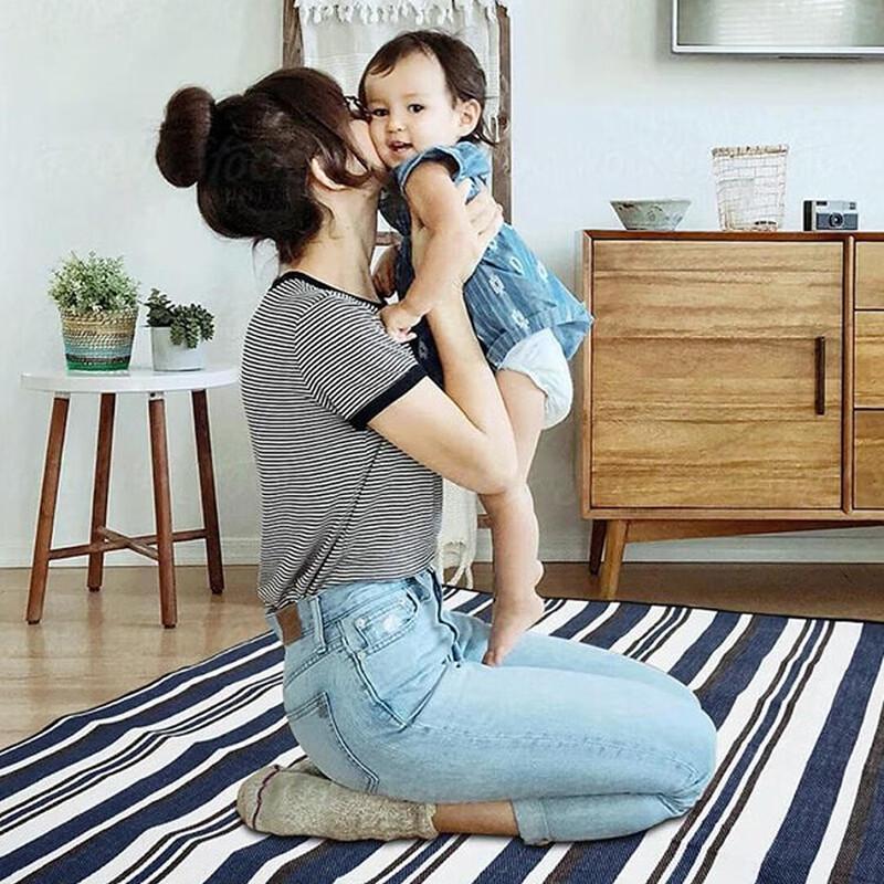 Makizaza Blue and White Stripe Picnic Mat