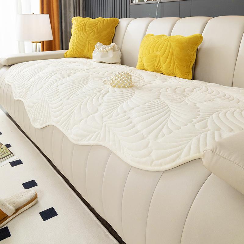 

Special-Shaped Plantain Leaf Crystal Velvet Sofa Cushion Autumn And Winter New Irregular Straight Leather Sofa Cover Towel Cross-Border 90*120cm
