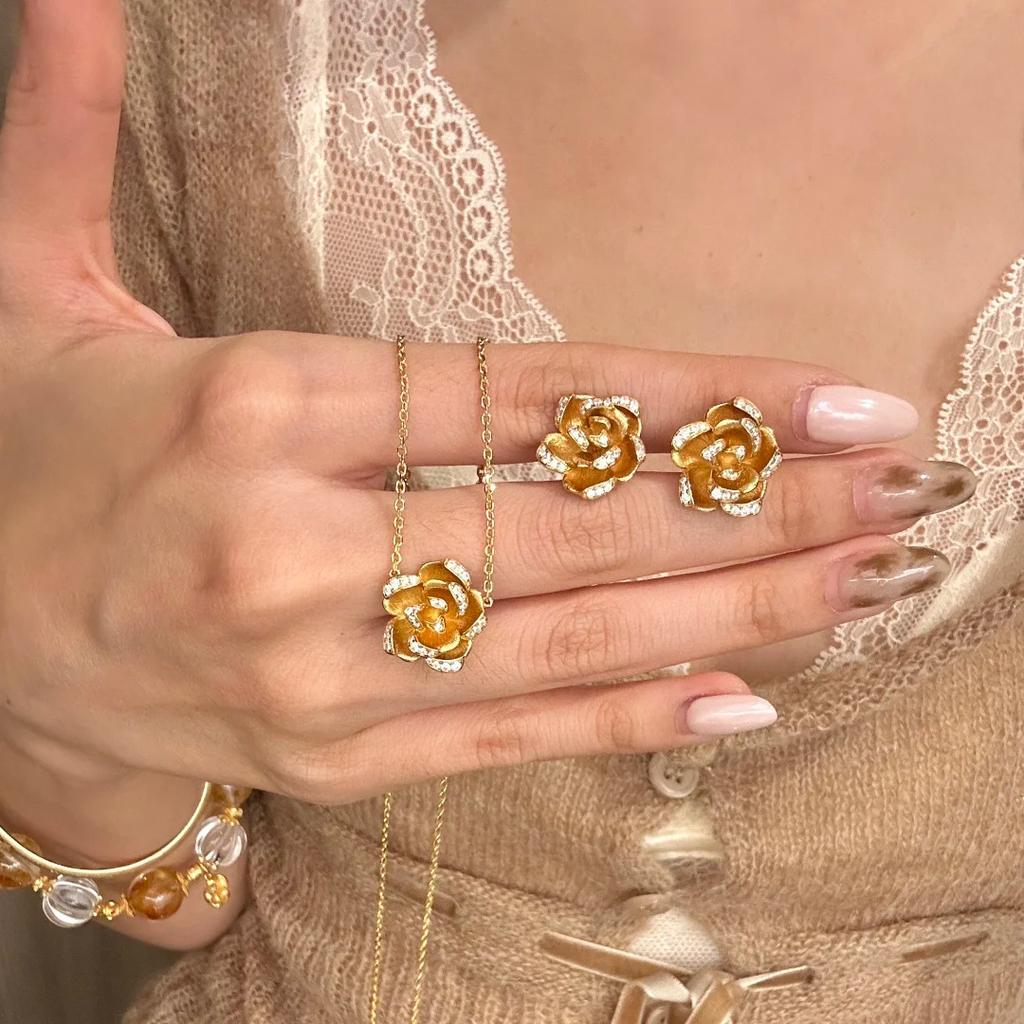 New Chinese National Color Camellia Necklace French Retro Gold Silk Rose Stud Earrings Senior Worker Earl Flower Suit Women