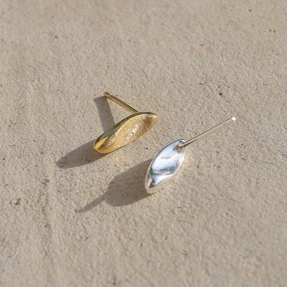 14K Gold-Filled Silver Curve Matte Pin Earrings