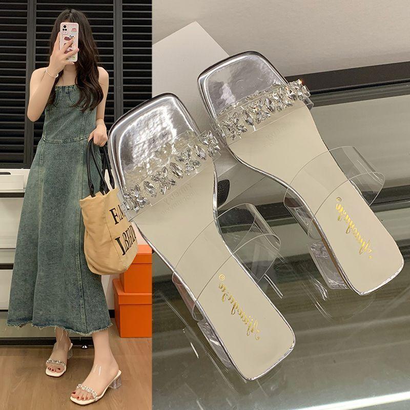 Versatile transparent one-word drag femininity medium heel 2025 new summer rhinestone outer wear thick heel French crystal cool slippers