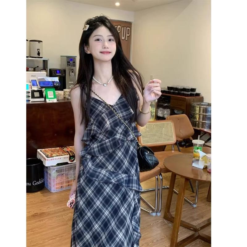 Fashion Irregular Ruffle Edge Suspender Dress Women's Summer New Foreign Style V-neck Waist Plaid A-shaped Skirt