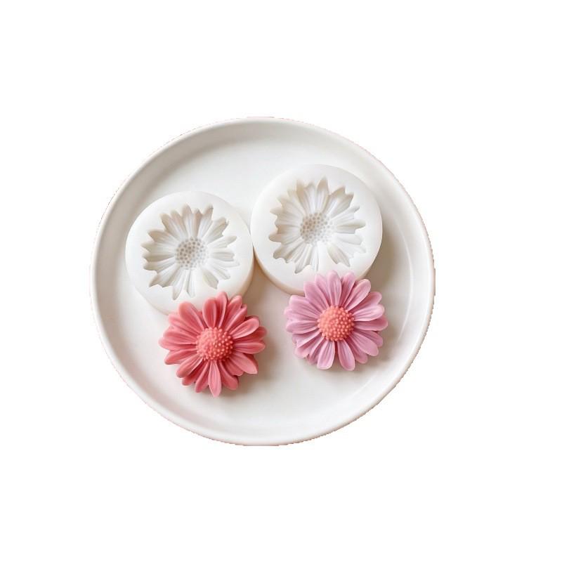 Chamomile Daisy Silicone Mold for DIY Aromatherapy Car Vent Clip Decor