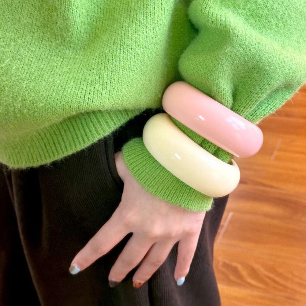 Bohemian Round Wide Bracelet Europe American Style Retro  Hand Ring Unique Acrylic Bangle  Women