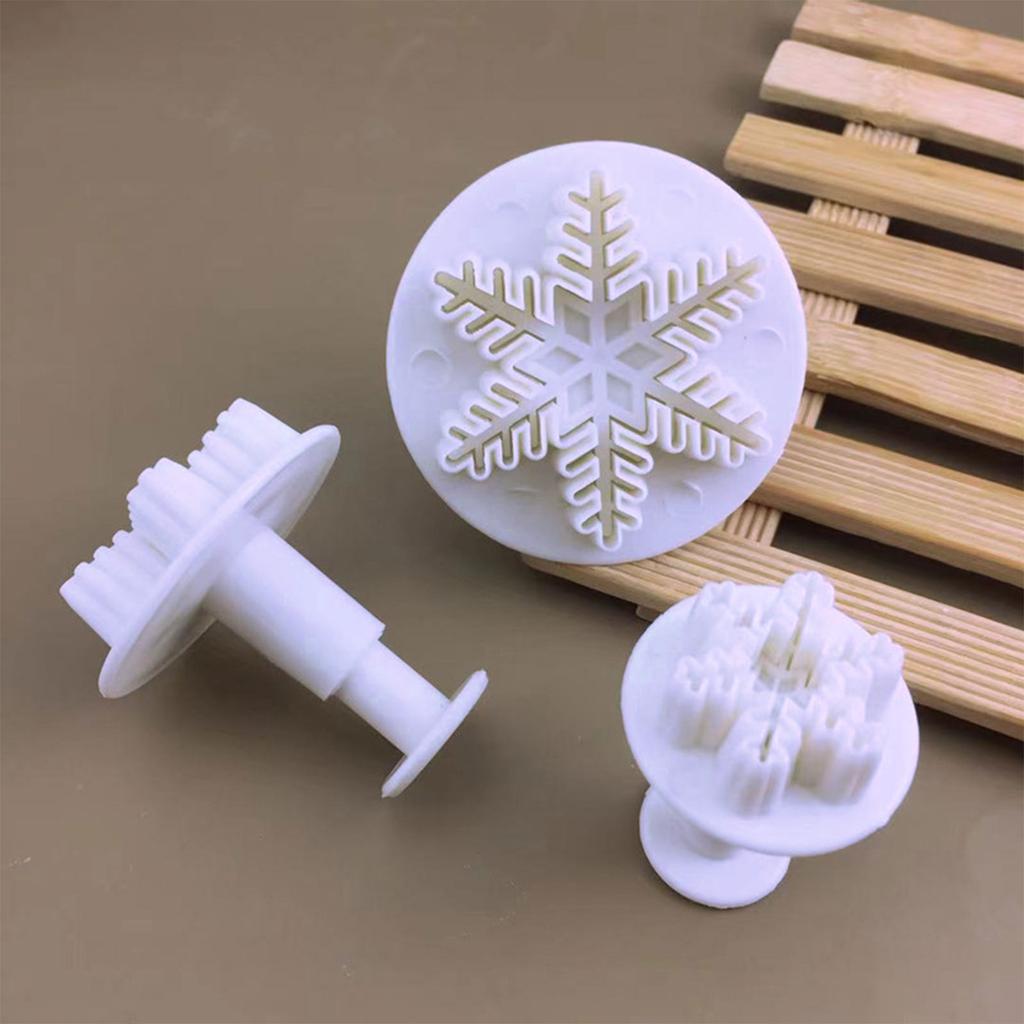 3pcs Snowflake Baking Mold Kitchen Biscuit Cookie Cutter Pastry Plunger 3D Stamp Die Fondant Cake Decorating Tools