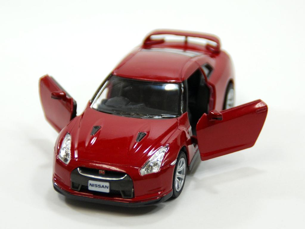 KiNSMART Nissan GTR Wine Red Window Box 136 R-35 200-528