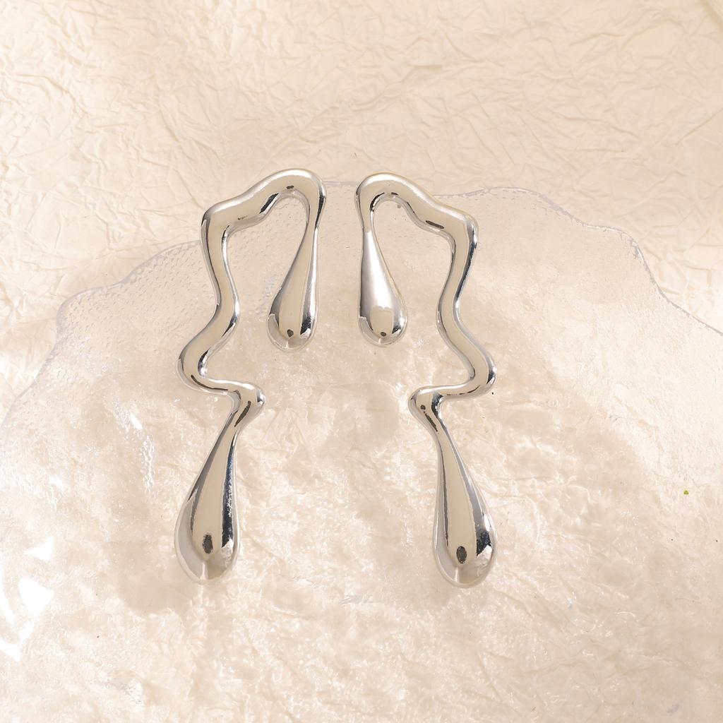 European and American Accessories, Fashionable Liquid Alloy Irregular Stud Earrings for Women, Personalized Trendy Geometric Hollow Waterdrop Earrings
