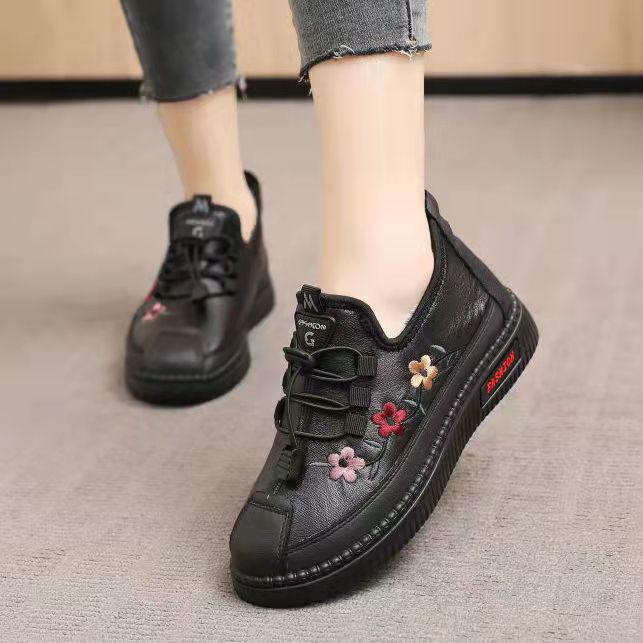 Damen Winterschuhe aus besticktem Peking-Stoff mit dicker Samtsohle