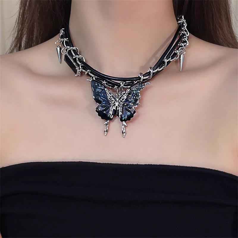 2025 High-End Gothic Punk Necklace: Y2K Dark Style Clavicle Chain for Women
