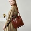 Customized leather bag women's retro vegetable tanned cowhide messenger bucket bag versatile high-end commuter portable tote bag