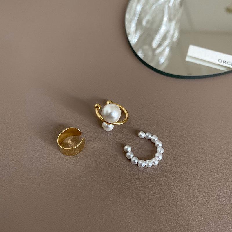 Korean Style Pearl Ear Cuff for Women - Retro Geometric Patchwork Earrings