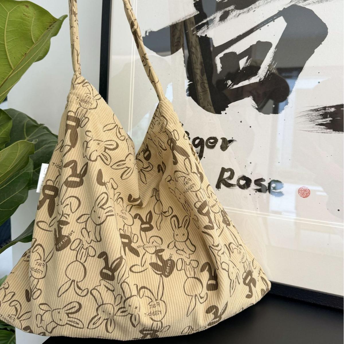 

Південна Корея Dongdaemun з леопардовим принтом, жіноча полотняна сумка зі зламаними квітами, біла Baihe emis, студентська полотняна сумка з таким же принтом