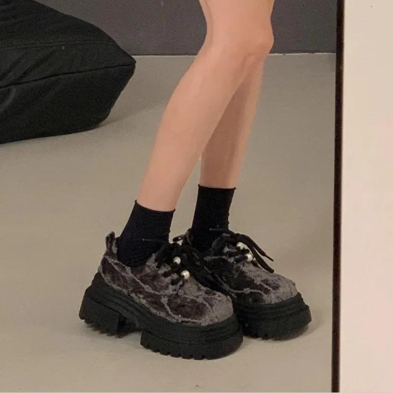 Fashion With Medium Heels Loafers Platform Ladies Pumps Women's Shoes Round Toe Discount Vacation Luxury Brand Elegant Dress on Sale Y2k