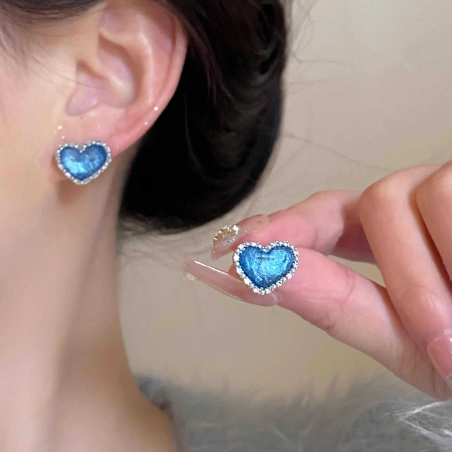 Temperament niche sea blue love stud earrings gentle and quiet pure earrings Korean sweet personality simple earrings